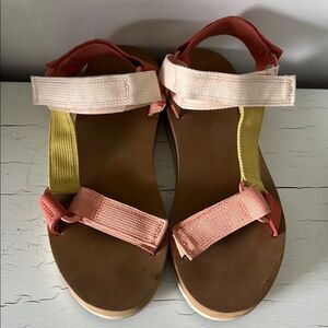 Universal Thread Holden Platform Sport Sandals Pink Yellow Size 8‎